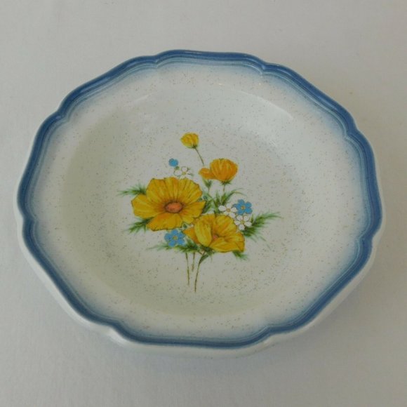 Set of 2 Mikasa China Amy Country Club Rim Soup Cereal Bowl 8.5" Yellow Flower - Picture 10 of 12